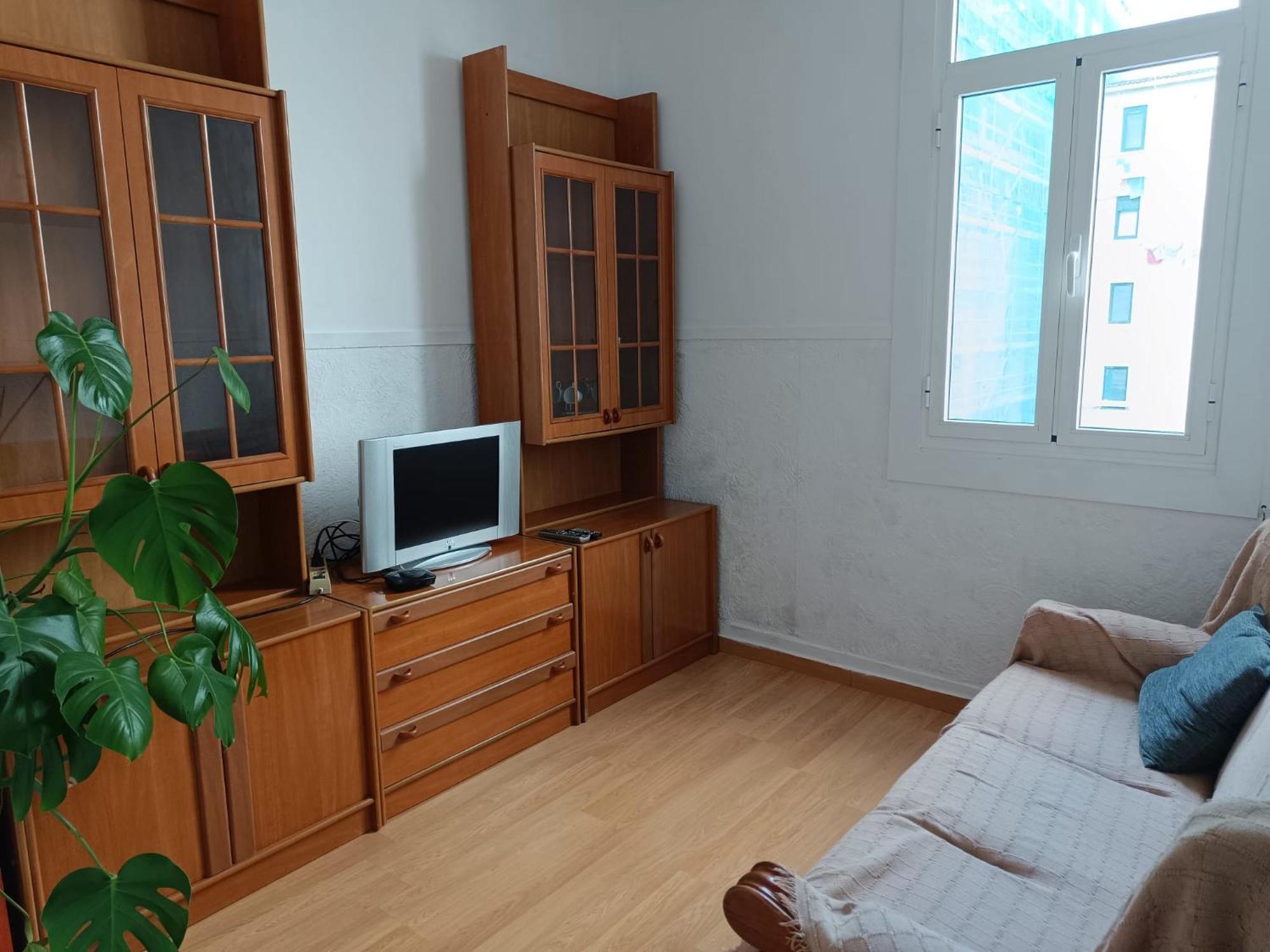 Apartamento Piso antiguo, muebles viejos, muy sencillo, alquilado en invierno a estudiantes, sin ascensor, cocina antigua a gas, edificio muy antiguo A Coruña Exterior foto
